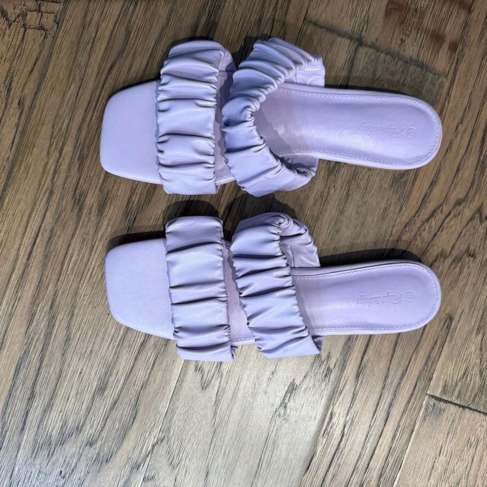 Lavender Ruffle Slide Sandals - Women's